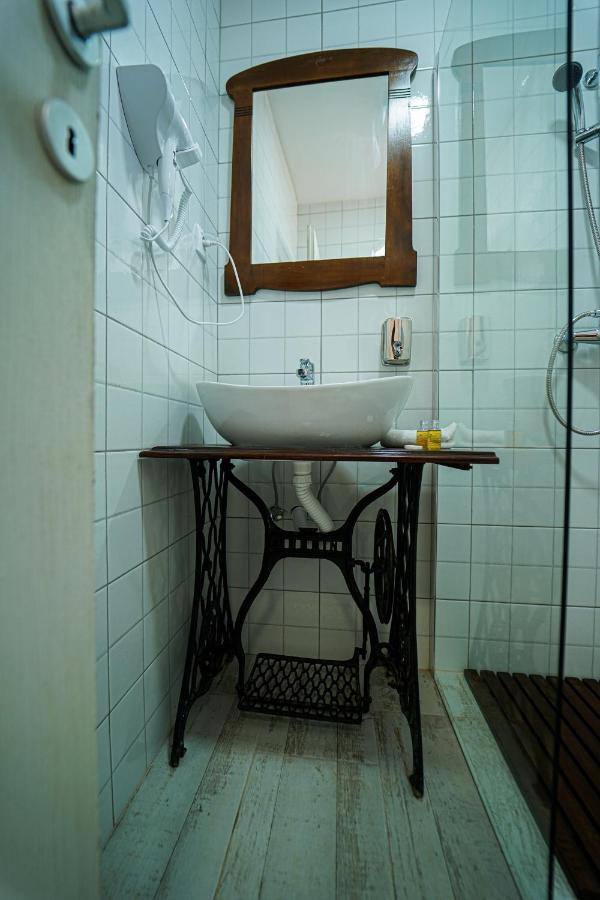 Salas Isailovi Sremska Mitrovica Buitenkant foto