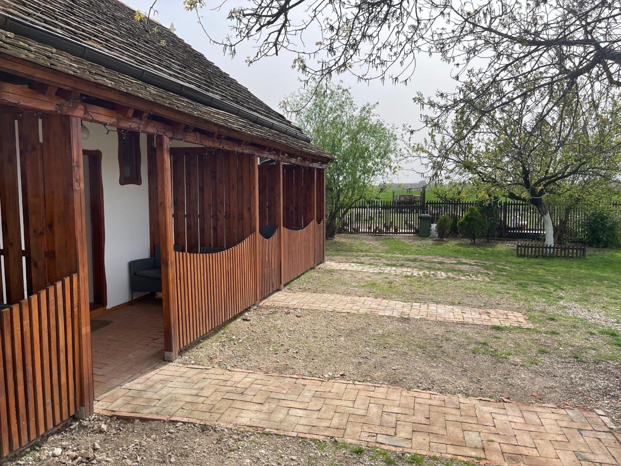 Salas Isailovi Sremska Mitrovica Buitenkant foto